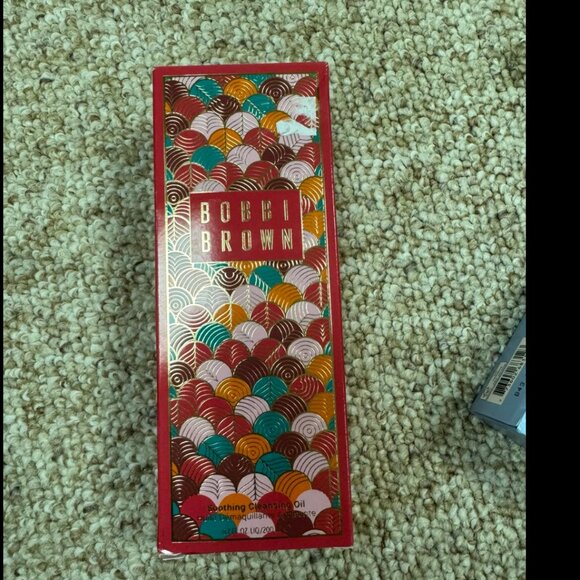 Bobbi Brown Soothing Cleansing Oil 6.7oz Makeup Remover & Cleanser - Picture 2 of 3